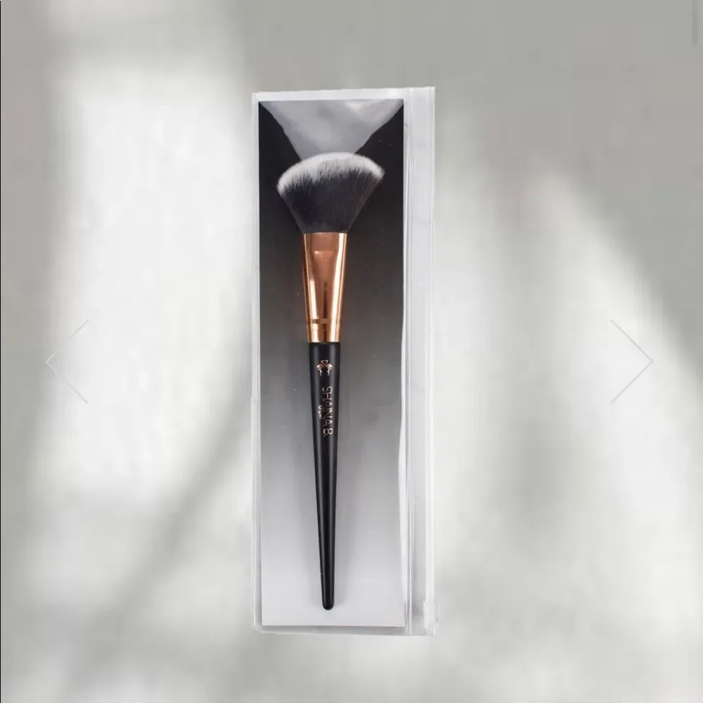3/$20💘 Shaina B Miami Contour Brush